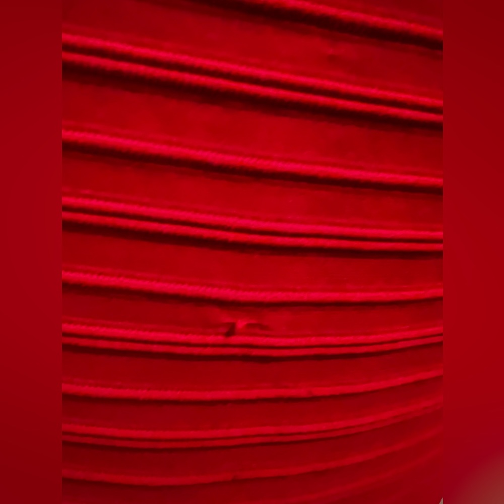 Red dress - Picture 4 of 5